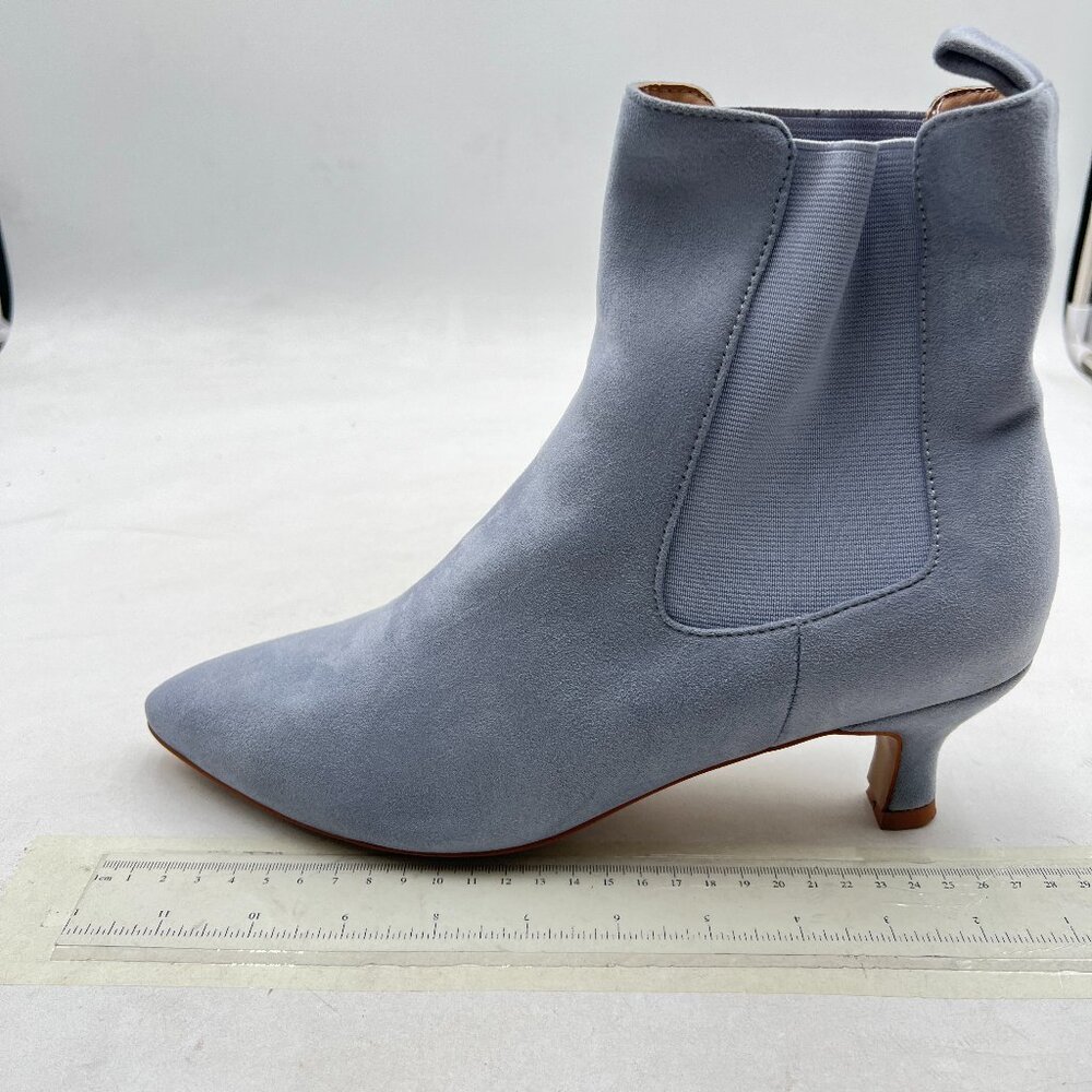 Women's Kitten Heel Chelsea Ankle Boot - Light Gray Suede